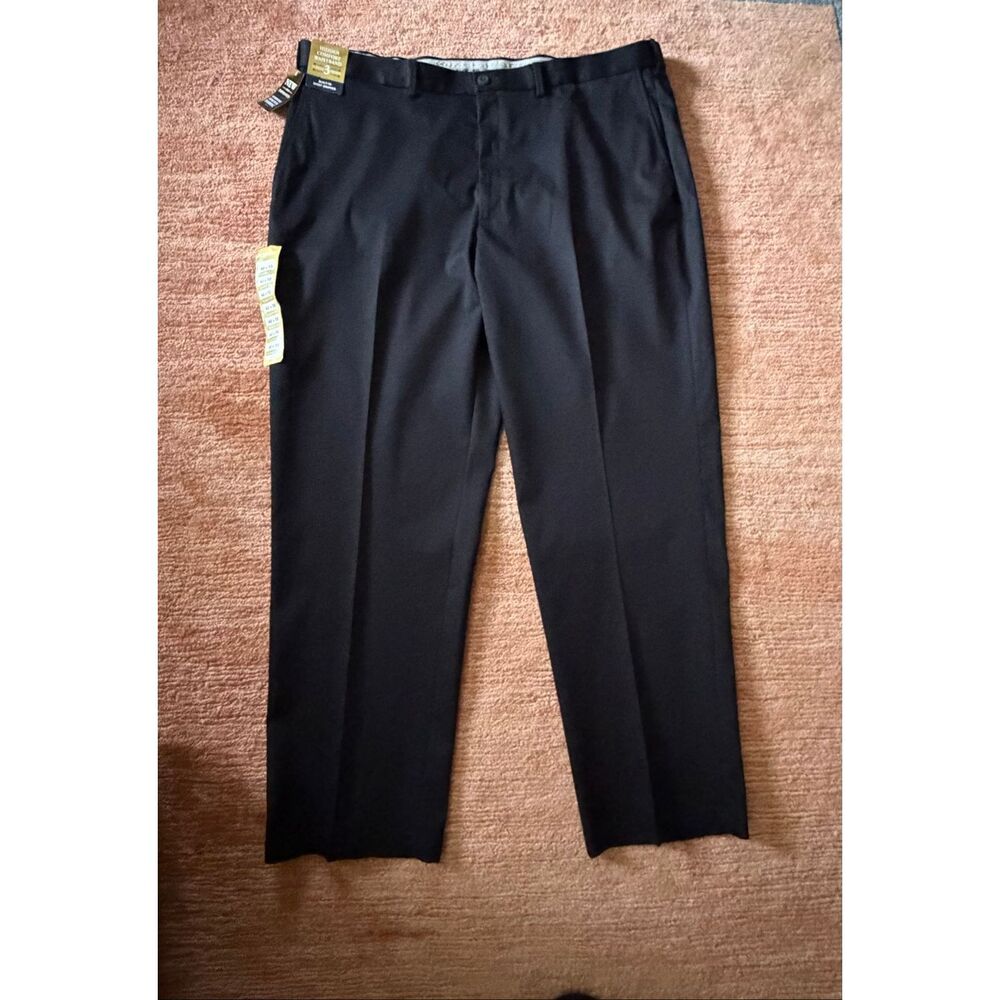 Haggar Iron Free Premium Khaki Classic Fit Pants 42x32 Black NWT